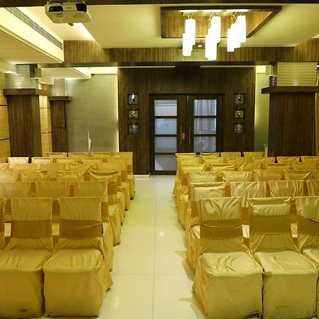 โรงแรมอัลกา เรซิเดนซี ธาเน ภายนอก รูปภาพ