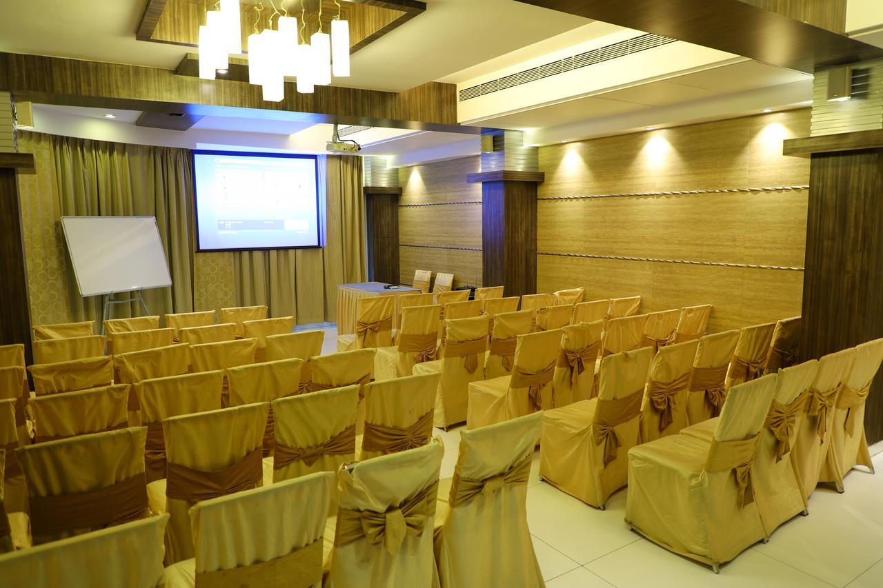 โรงแรมอัลกา เรซิเดนซี ธาเน ภายนอก รูปภาพ